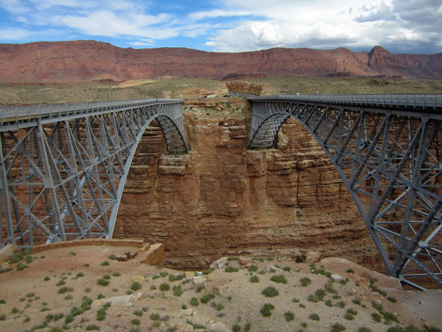 06-14-nahajo-bridge-old-and.jpg