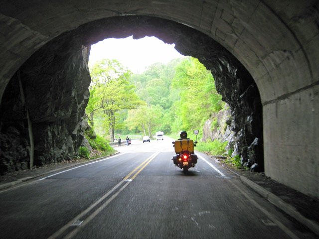 05-16-tunnel-sd.jpg